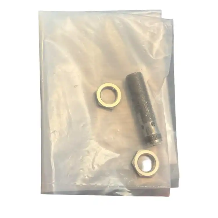 OMRON-E2A-S12KS04-M1-B1-Czujnik-indukcyjny-12-24-VDC-2